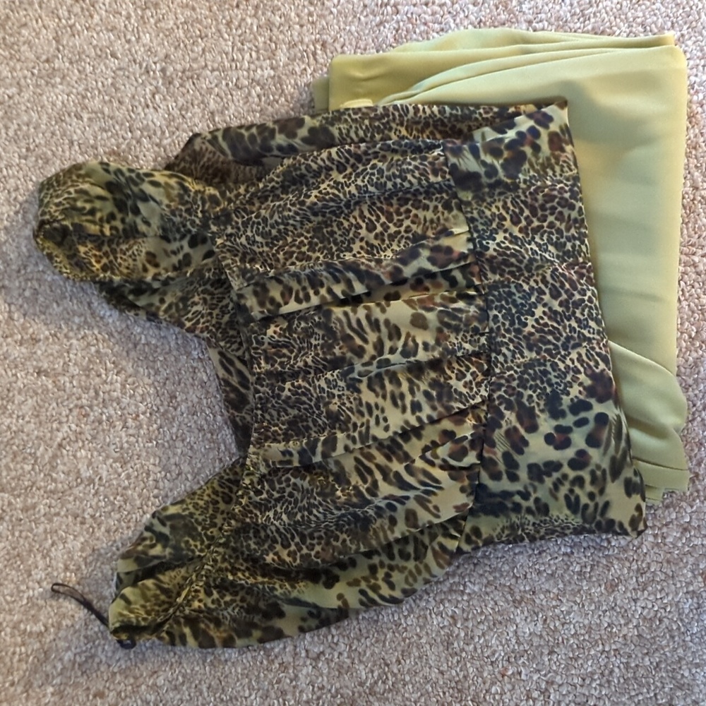 Leopard print top with pants. Brand is Essence. Size is 22W